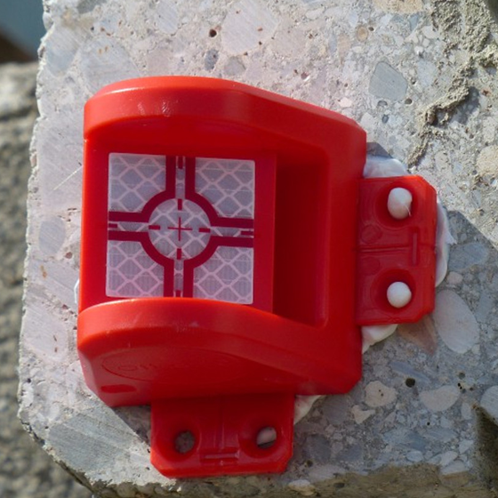 Boitier pivotable RS183 rouge et gris avec point de visée réflecteur Topographie Lepont.fr