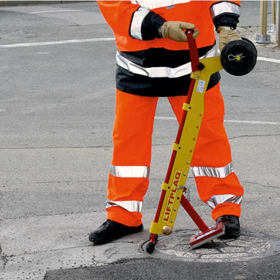 Lève plaques avec roue LIFTPLAQ