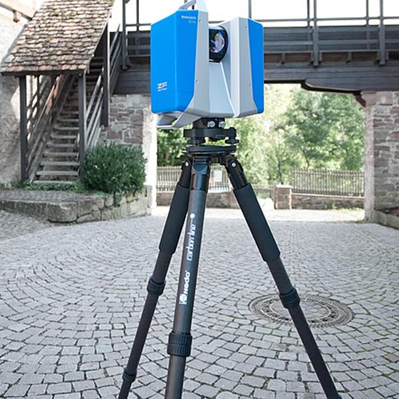 Trépied léger carbone pour scanner 3D NEDO, lepont.fr
