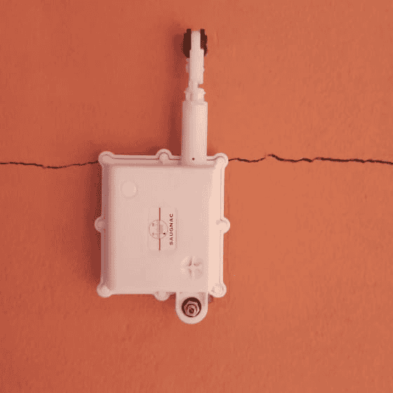 Jauge R1 – Fissuromètre connecté - matériel pour géomètre - Lepont Equipements