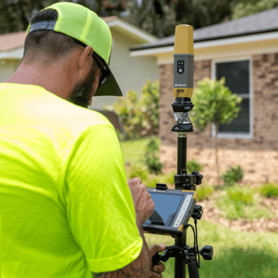 Récepteur GNSS Topcon HiPer CR en situation