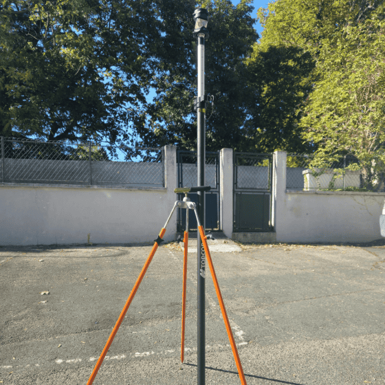 Canne porte-prisme robotique Topcon avec adaptateur
