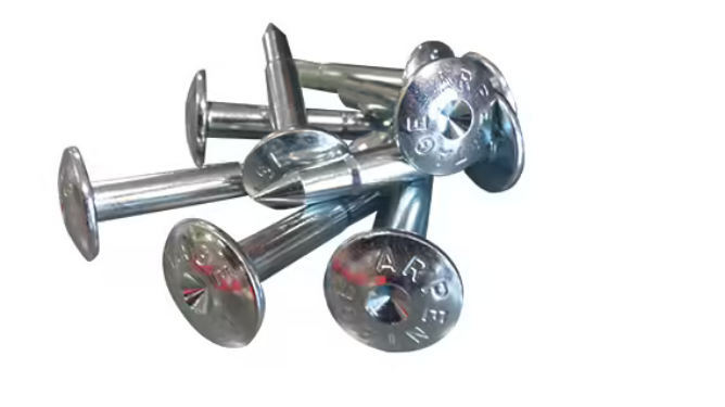 Guide d'achat clous d'arpentage et repères de géomètre